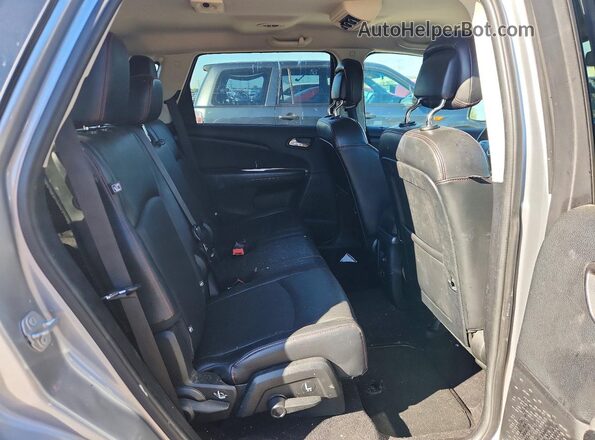 3C4PDDEG1JT389154 2018 DODGE JOURNEY Серебряный Вид задних сидений