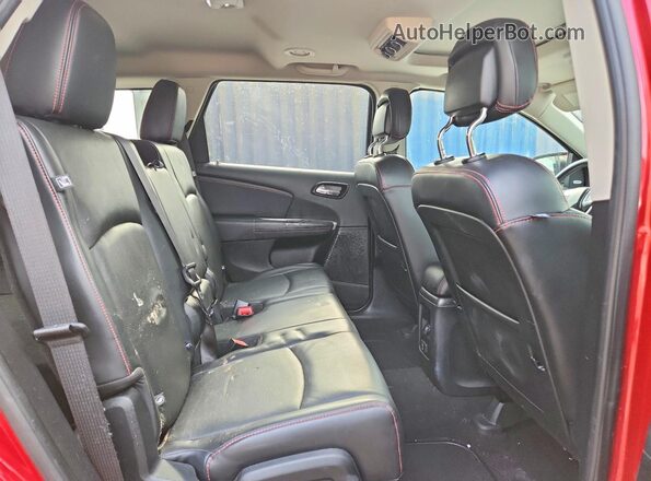 3C4PDDEG1JT390952 2018 DODGE JOURNEY Red Widok wnętrza z tyłu