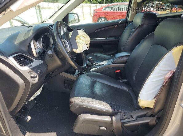 3C4PDDEG1KT687723 2019 DODGE JOURNEY Silver Vista interior delantera