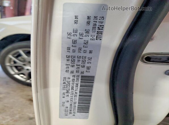 3C4PDDEG3JT530466 2018 DODGE JOURNEY White VIN կոդի պիտակի տեսք