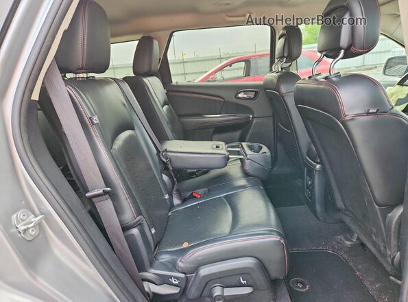 3C4PDDEG7HT567501 2017 DODGE JOURNEY Silver Vista interior trasera