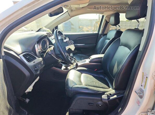 3C4PDDEG7KT720238 2019 DODGE JOURNEY White Front interior view