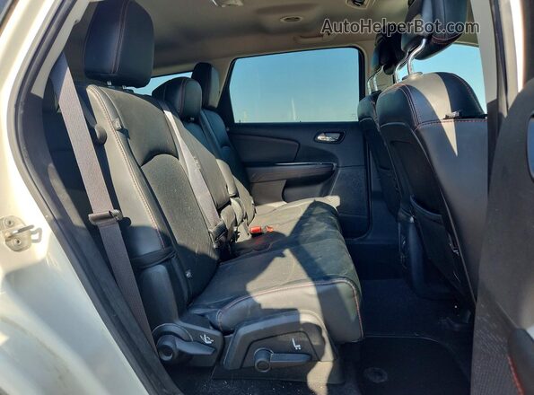3C4PDDEG7KT720238 2019 DODGE JOURNEY White Rear interior view