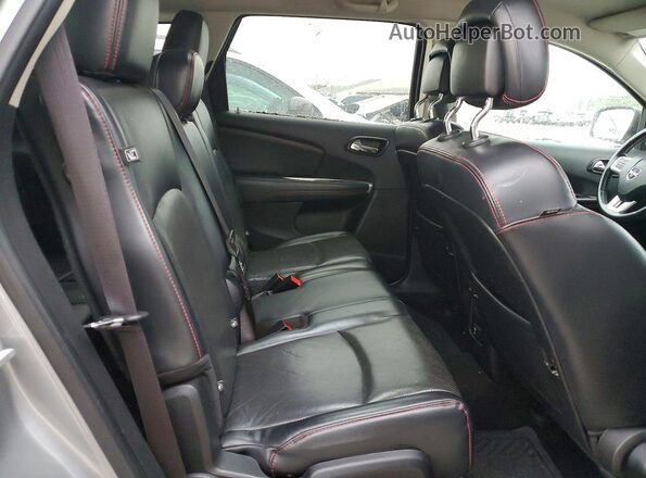 3C4PDDEG9KT719866 2019 DODGE JOURNEY Silver Vista interior trasera