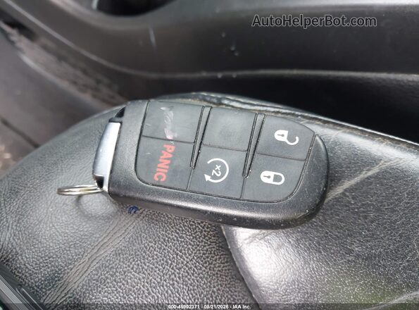 3C4PDDGG7JT504272 2018 DODGE JOURNEY Silver Вид панелі приладів