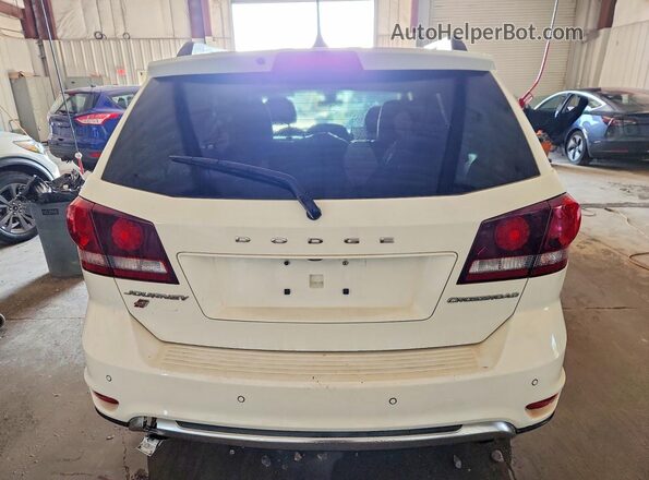 3C4PDDGGXJT375945 2018 DODGE JOURNEY White Widok z tyłu