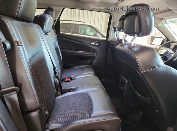 3C4PDDGGXJT375945 2018 DODGE JOURNEY White Widok wnętrza z tyłu