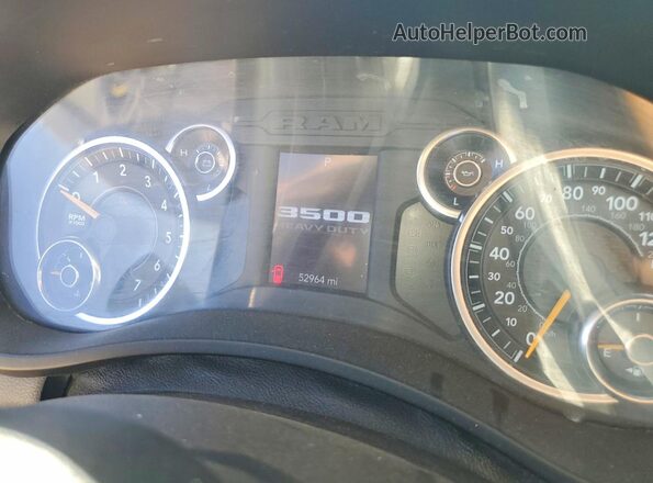 3C63R2GJ2KG541912 2019 RAM 3500 Белый Вид щитка приборов