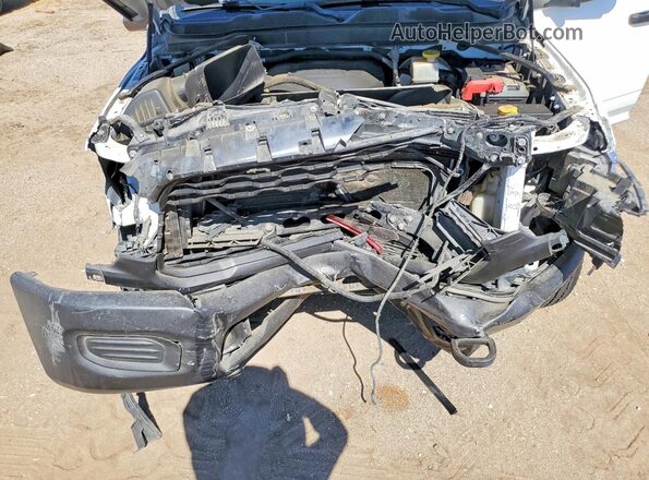 3C63R2GJ2KG541912 2019 RAM 3500 Белый Вид задней части салона