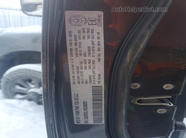3C63R3DL1RG380281 2024 RAM 3500 Gray Widok komory silnika