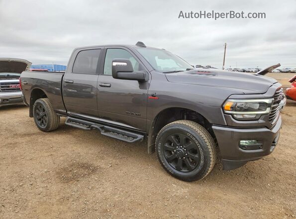 3C63R3EL3RG399784 2024 RAM 3500 Gray Delantero derecho