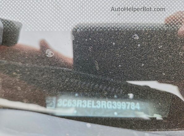 3C63R3EL3RG399784 2024 RAM 3500 Gray Vista del compartimento del motor