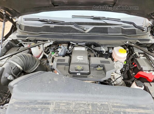 3C63R3EL3RG399784 2024 RAM 3500 Gray Vista interior trasera