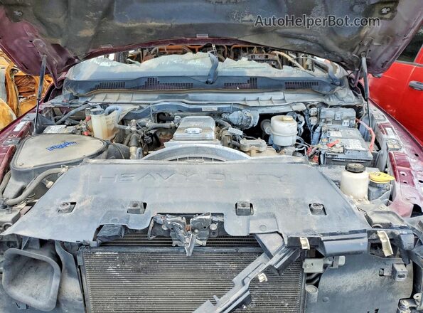 3C63R3EL6JG155342 2018 RAM 3500 Burgundy Rear interior view