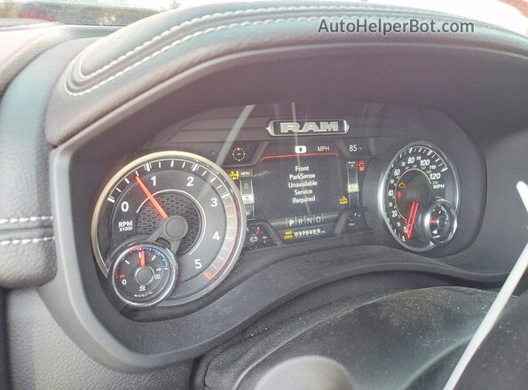 3C63R3EL8RG215228 2024 RAM 3500 Red Սարքավորումների վահանակի տեսք