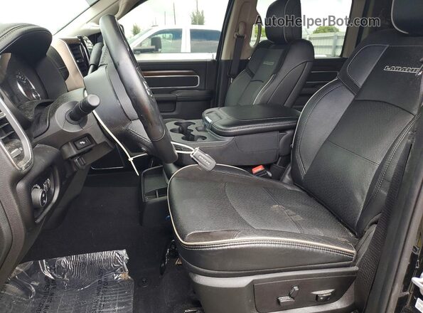 3C63R3EL8RG382396 2024 RAM 3500 Black Vista interior delantera