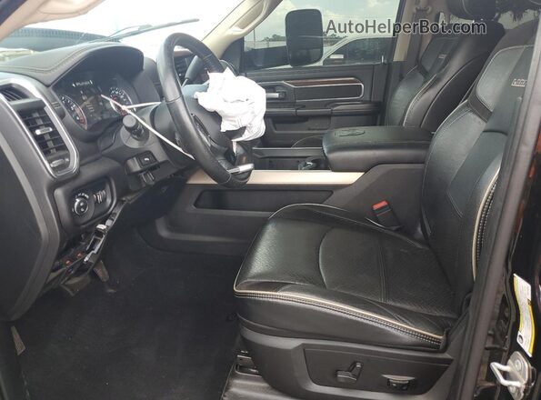 3C63R3ELXNG440650 2022 RAM 3500 Black Front interior view
