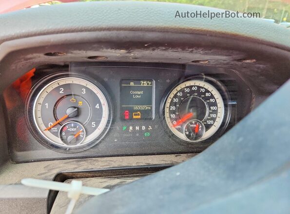 3C63R3GL3HG599723 2017 RAM 3500 Red Вид щитка приладів