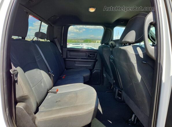 3C63R3GL3NG199592 2022 RAM 3500 White Вид задніх сидінь