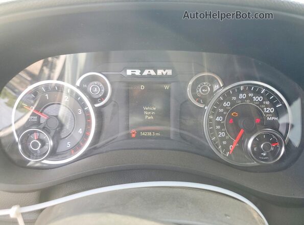 3C63R3GL3PG596187 2023 RAM 3500 White Instrument cluster view