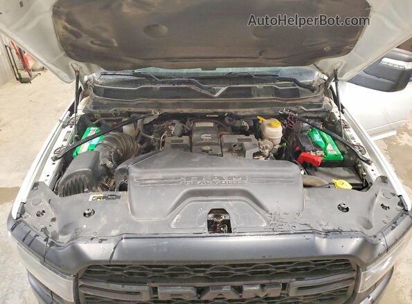 3C63R3GLXPG659768 2023 RAM 3500 White Սալոնի հետևի տեսք