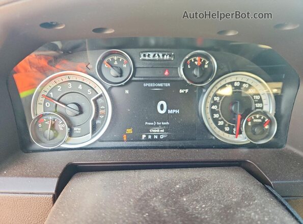 3C63R3ML5JG285839 2018 RAM 3500 Белый Вид щитка приборов