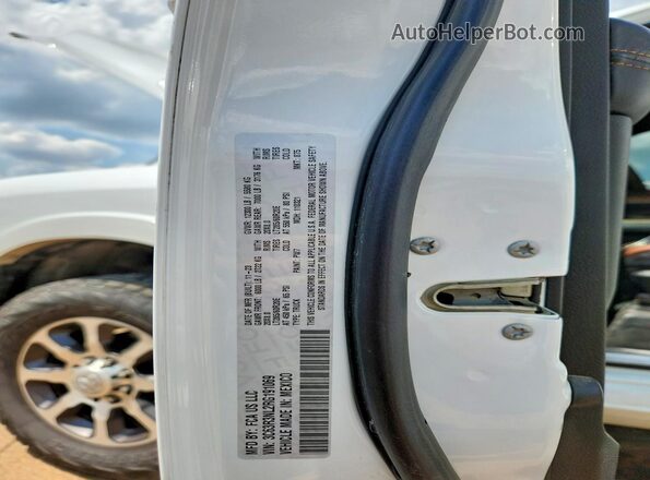 3C63R3NL2RG191069 2024 RAM 3500 White Widok komory silnika