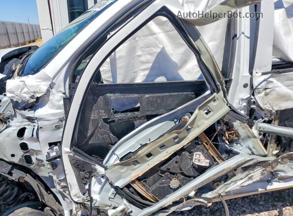 3C63R5CL0TG156665 2026 RAM 2500 White Widok wnętrza z przodu