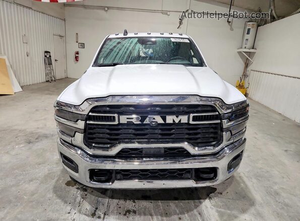 3C63RRGL0SG533883 2025 RAM 3500 White Вид спереду