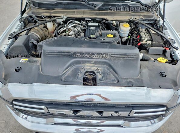3C63RRGL0SG533883 2025 RAM 3500 White Вид задньої частини салону