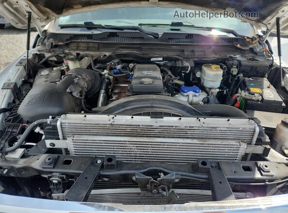 3C63RRGL1HG723622 2017 RAM 3500 White Սալոնի հետևի տեսք