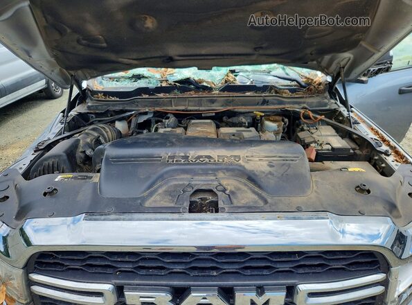 3C63RRGL4MG589876 2021 RAM 3500 Silver Շարժիչի բաժամունքի տեսք