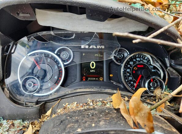 3C63RRGL4MG589876 2021 RAM 3500 Silver Սարքավորումների վահանակի տեսք