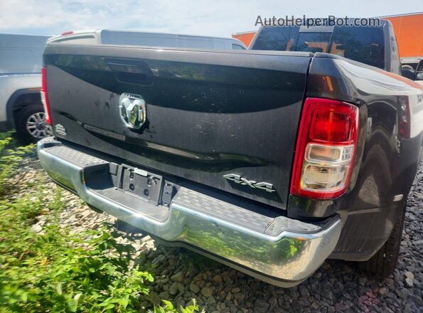 3C63RRGLXRG242754 2024 RAM 3500 Gray Rear view