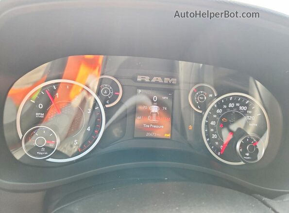 3C63RRHL2TG151127 2026 RAM 3500 White Widok zestawu wskaźników