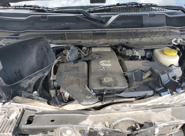 3C63RRHL3RG289588 2024 RAM 3500 White Вид задньої частини салону