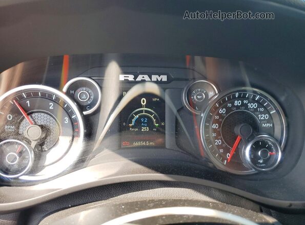 3C63RRHL8RG214899 2024 RAM 3500 Black Սարքավորումների վահանակի տեսք