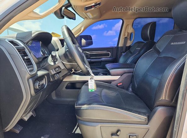 3C63RRJL5LG239292 2020 RAM 3500 Белый Вид салона спереди