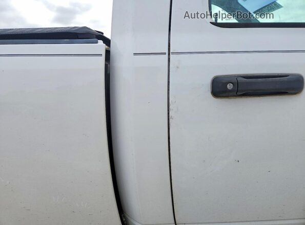 3C6JR6AT7GG382904 2016 RAM 1500 White Rear seats view