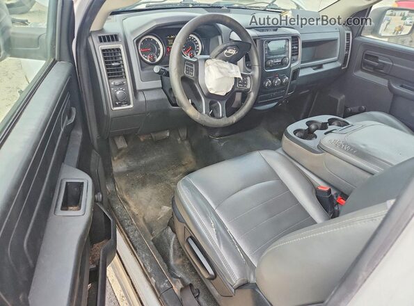 3C6JR6AT7GG382904 2016 RAM 1500 White Dashboard view