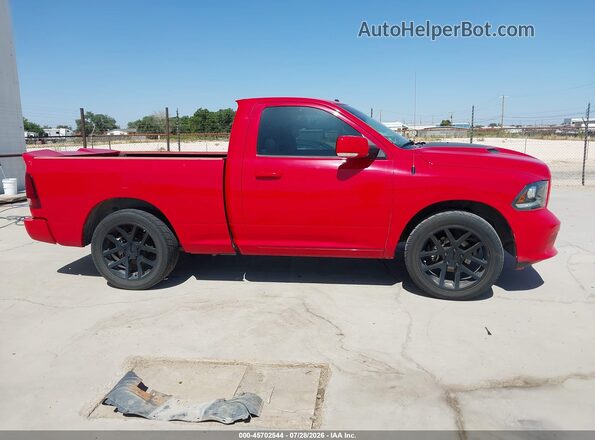 3C6JR6CT1HG794704 2017 RAM 1500 Red უკანა სალონის ხედი