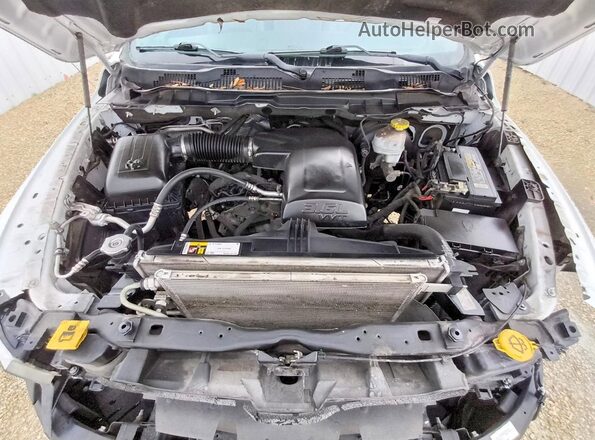 3C6JR6DG0NG300989 2022 RAM 1500 White Widok wnętrza z tyłu