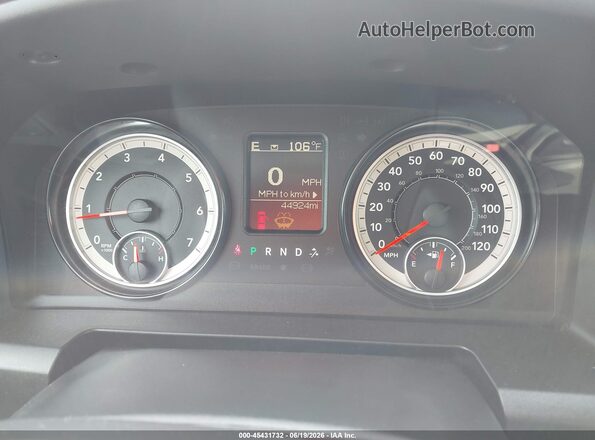 3C6JR6DG1HG764734 2017 RAM 1500 White Vista de los asientos traseros