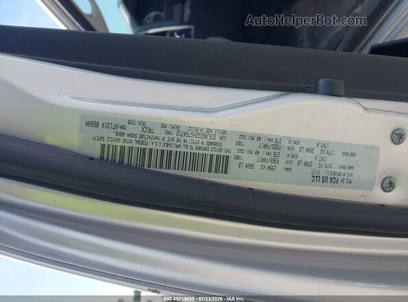 3C6JR6DG2HG764712 2017 RAM 1500 Silver Շարժիչի բաժամունքի տեսք