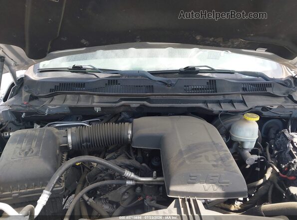 3C6JR6DG2HG764712 2017 RAM 1500 Silver Հետևի տեսք