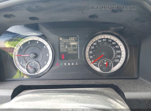 3C6JR6DG2HG764712 2017 RAM 1500 Silver Հետևի նստատեղերի տեսք