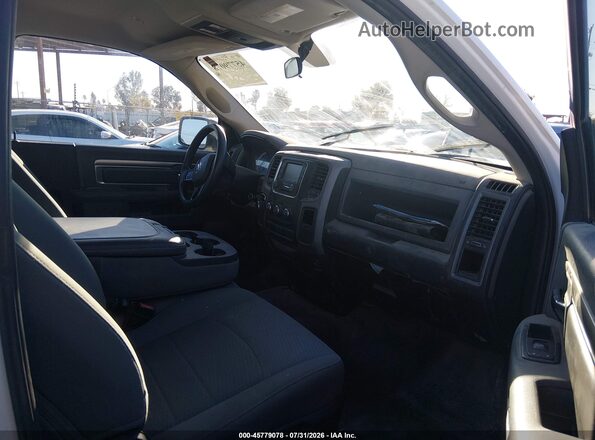 3C6JR6DG2JG321496 2018 RAM 1500 White Vista interior delantera