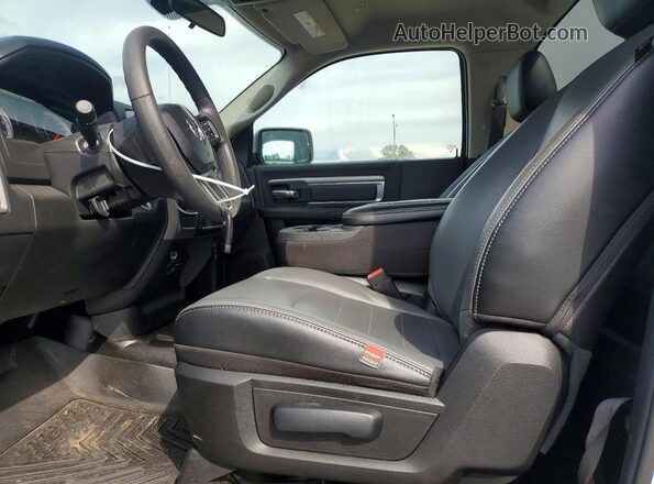 3C6JR6DG2NG210534 2022 RAM 1500 White Front interior view