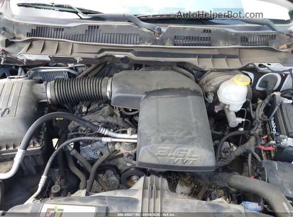 3C6JR6DG4HG708173 2017 RAM 1500 Silver Vista trasera