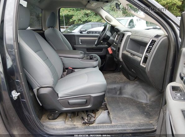 3C6JR6DG8KG502880 2019 RAM 1500 CLASSIC Gray Front interior view